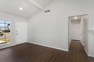 6510 Spring Lark Dr in San Antonio, TX - Building Photo - Building Photo