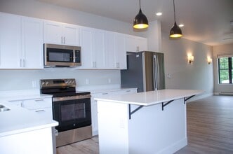 Archway Residences in New Richmond, WI - Foto de edificio - Building Photo