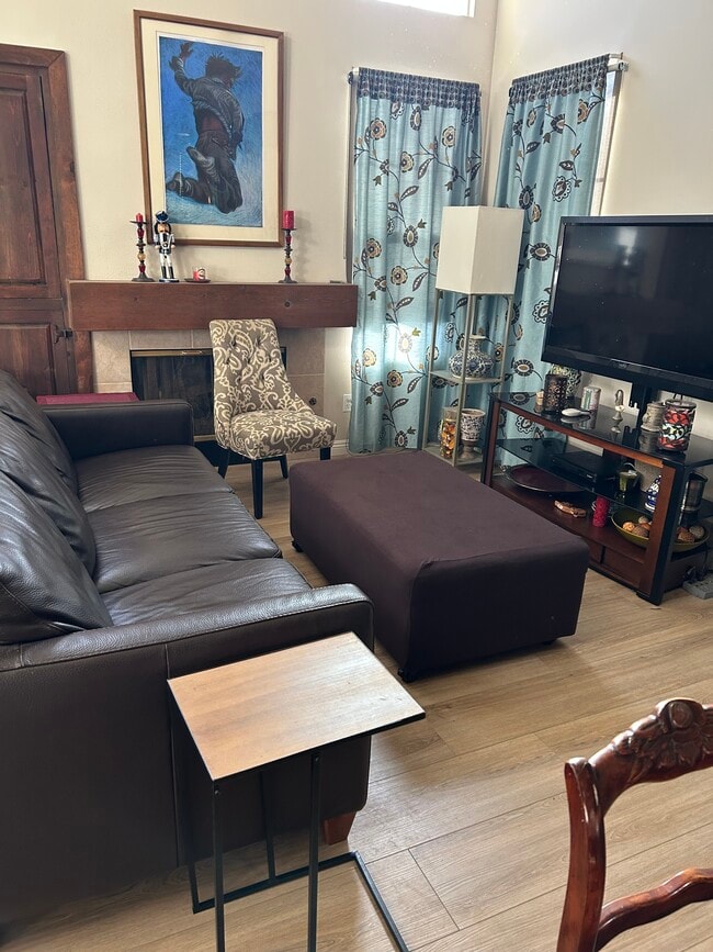 property at 319 W Shoshone St