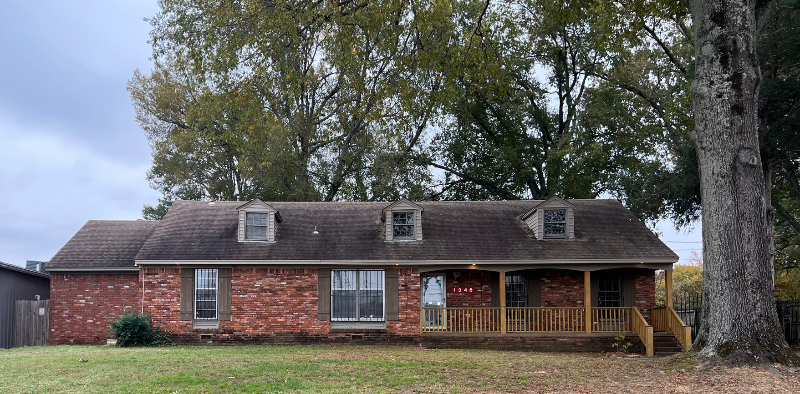 1348 Dovecrest Rd in Memphis, TN - Foto de edificio