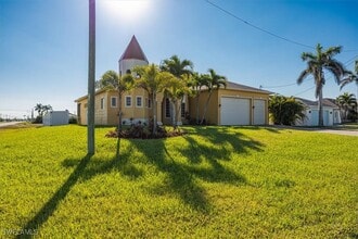 1539 NW 42nd Ave in Cape Coral, FL - Building Photo - Building Photo