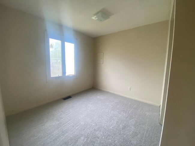 property at 1633 Bayview Dr