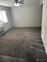 419 Cricket Ln in Woodbridge Township, NJ - Building Photo