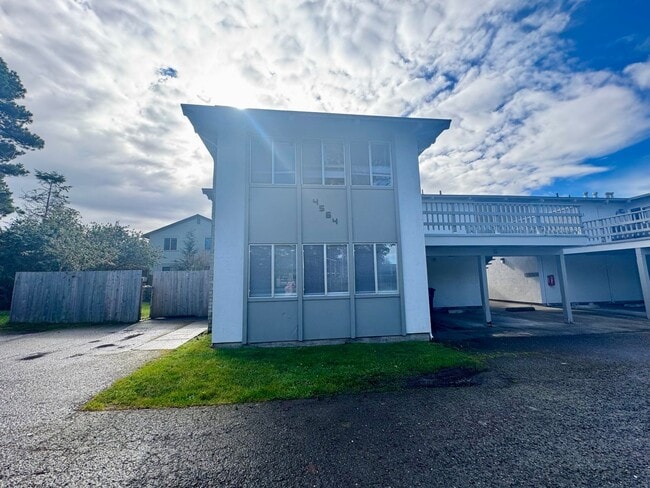 property at 4564 Valley W Blvd