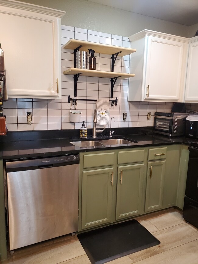 property at 13750 Post Oak Ln