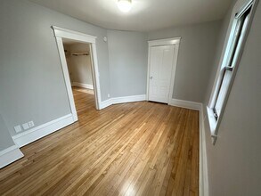 1081 13th Ave SE in Minneapolis, MN - Building Photo - Building Photo
