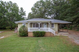 133 Nelson St in Monroe, GA - Building Photo