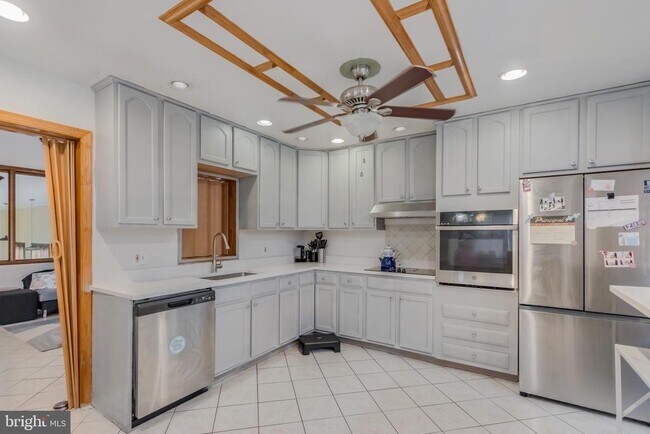 10201 Diablo Ave in Lanham, MD - Building Photo - Building Photo