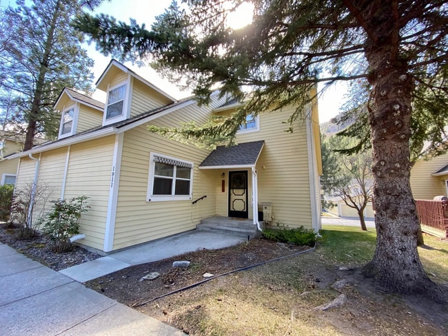 property at 1911 E Broadway St