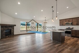 8301 W Splitrail Ave in Rathdrum, ID - Building Photo - Building Photo