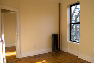 32 W 131st St in New York, NY - Building Photo - Building Photo