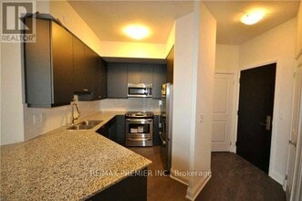 25 Fontenay Ct in Toronto, ON - Building Photo - Building Photo