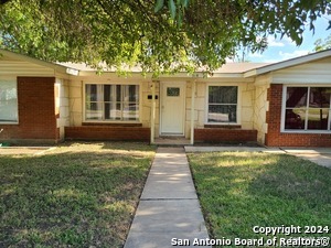 518 Dawnview Ln in San Antonio, TX - Foto de edificio