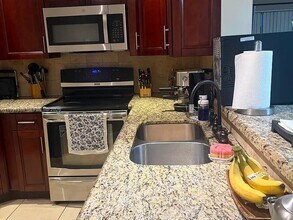 9715 Fontainebleau Blvd in Miami, FL - Building Photo - Building Photo