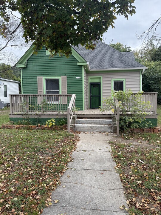2722 N Chamberlain Ave in Chattanooga, TN - Building Photo