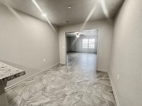 2/2 Apartment - Killen, AL in Killen, AL - Foto de edificio - Interior Photo