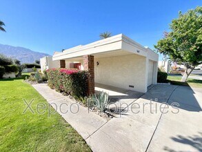 1607 Augusta Plaza in Palm Springs, CA - Building Photo - Building Photo