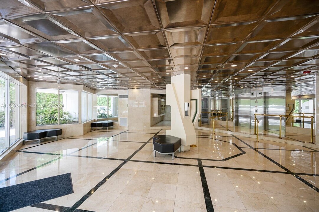 1881 Washington Ave, Unit # 6D in Miami Beach, FL - Building Photo