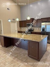 2042 N Soledad Ave in Clovis, CA - Building Photo - Building Photo