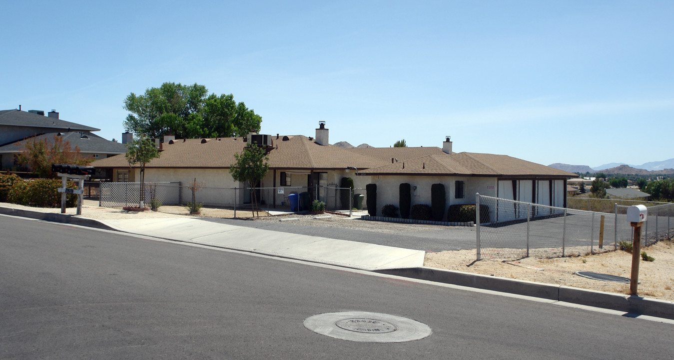 16231 Viho Rd in Apple Valley, CA - Building Photo