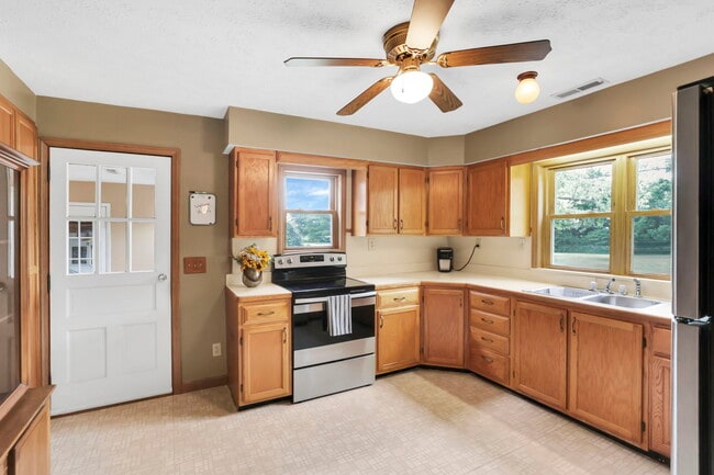 3336 Orders Rd in Grove City, OH - Foto de edificio - Building Photo