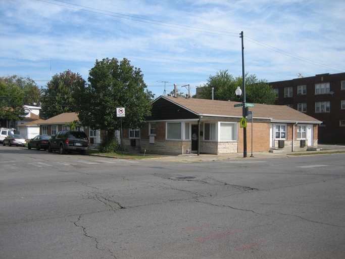 5056 W Diversey Ave in Chicago, IL - Building Photo