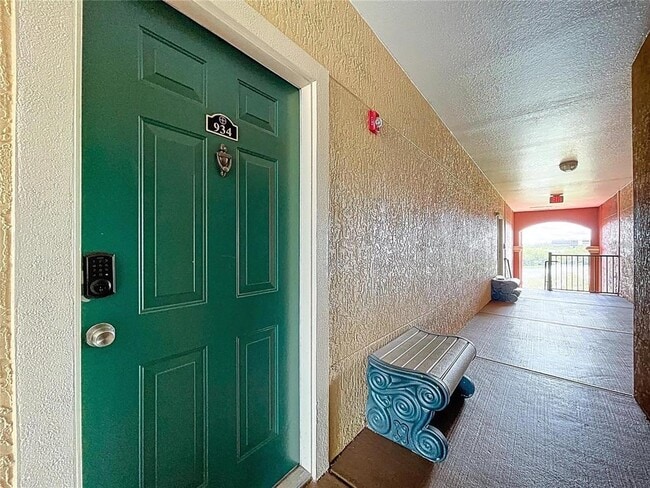 2731 Via Capri in Clearwater, FL - Building Photo - Building Photo