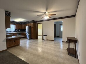 312 E Main St in Epworth, IA - Building Photo - Building Photo