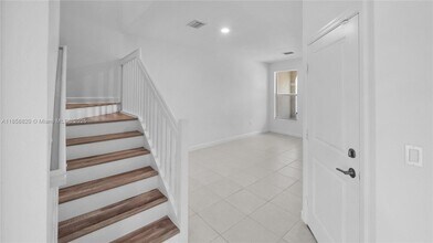 5534 NW 27th Pl in Lauderhill, FL - Building Photo - Building Photo