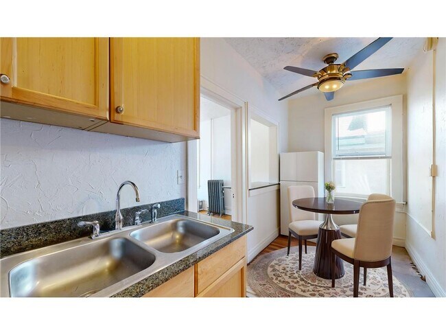 1917 Emerson Ave S in Minneapolis, MN - Building Photo - Building Photo