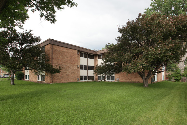 7444 Cedar Ave S in Richfield, MN - Building Photo - Building Photo