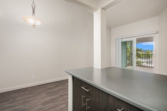 16100 Linden Ave N-Unit -113 in Shoreline, WA - Foto de edificio - Building Photo
