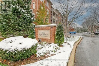 391 Plains Rd E in Burlington, ON - Building Photo - Building Photo