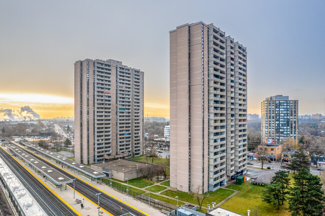 1765 & 1775 Weston Rd Apartments in Toronto, ON - Building Photo - Building Photo