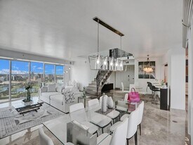 3370 Hidden Bay Dr in Aventura, FL - Building Photo