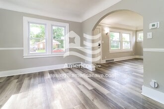 53 Vinewood Ct in Pontiac, MI - Foto de edificio - Building Photo