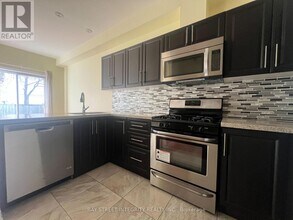 3 English Garden Way in Toronto, ON - Building Photo - Building Photo