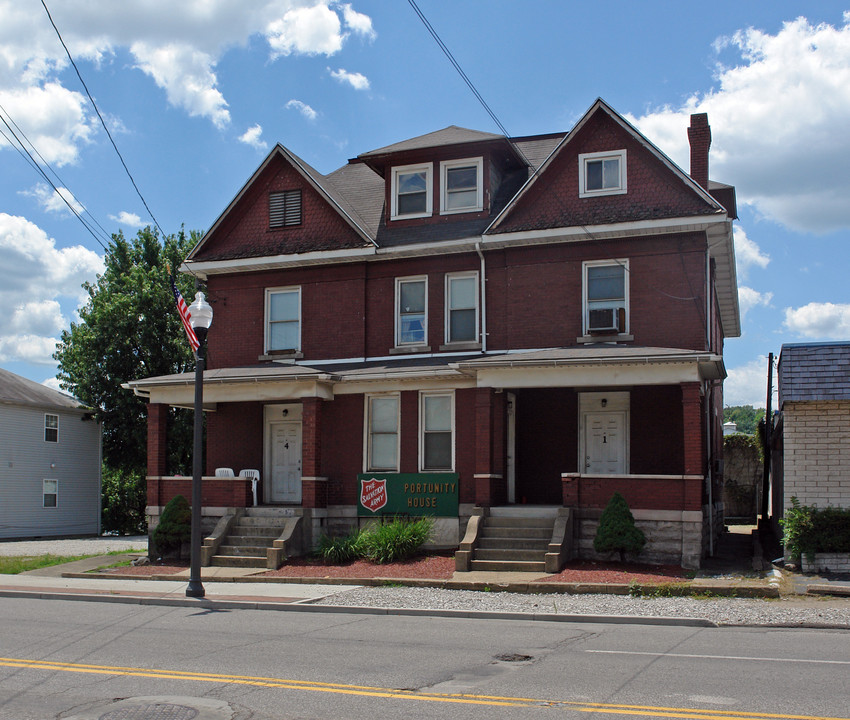 526 5th St in Parkersburg, WV - Foto de edificio