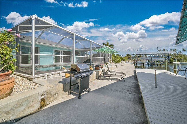 2868 Sanibel Blvd in Saint James City, FL - Building Photo - Building Photo