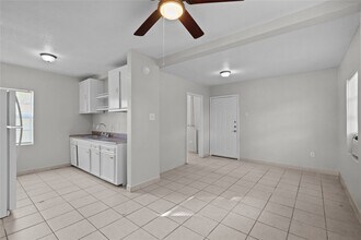 806 3rd Ave N in Texas City, TX - Foto de edificio - Building Photo