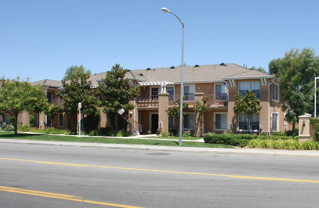 Harmony Court in Bakersfield, CA - Building Photo