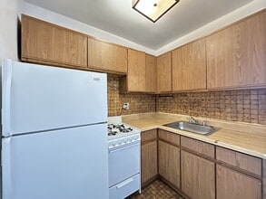 739 W Belmont, Unit 211 in Chicago, IL - Foto de edificio - Building Photo