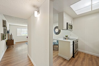 Sundale in Fremont, CA - Foto de edificio - Building Photo