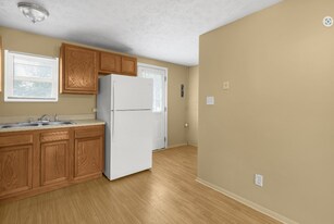 3001 Markham Rd, Unit 3001A in Columbus, OH - Building Photo