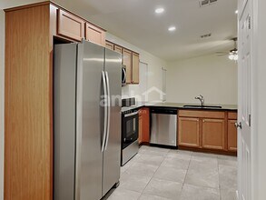 3392 E Cowboy Cove Trail in San Tan Valley, AZ - Foto de edificio - Building Photo