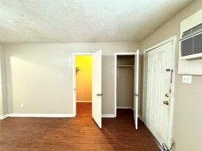 1756 W Main St in Houston, TX - Building Photo - Building Photo