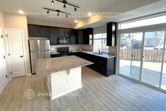 26177 E Byers Pl in Aurora, CO - Foto de edificio - Building Photo