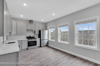 245 Parker Ave-Unit -6 in Manasquan, NJ - Building Photo - Building Photo