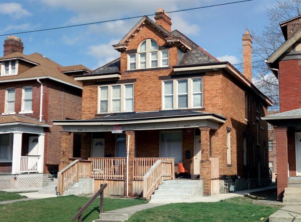 1624 Summit St in Columbus, OH - Foto de edificio