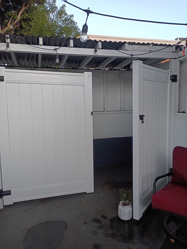 property at 4374 Overland Ave